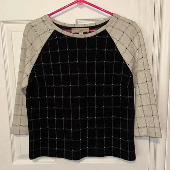 3 for $30 Loft black white gray 3/4 sleeve pattern shirt size medium petite - Picture 1 of 3